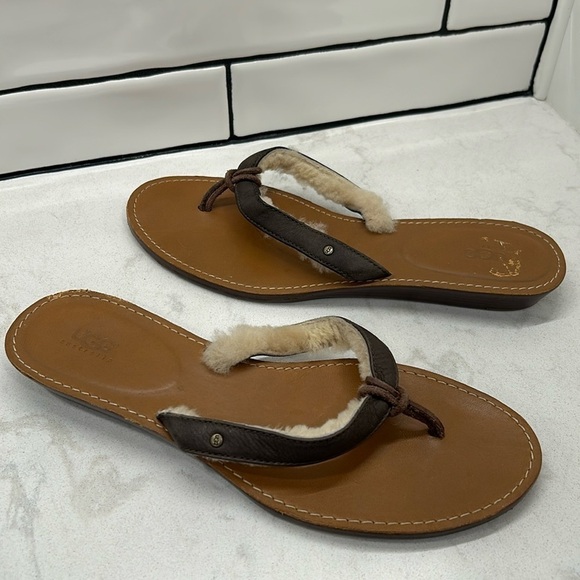 Ugg Fur Flip Wooden Bottom Flops Women’s Size 8 - Picture 1 of 14